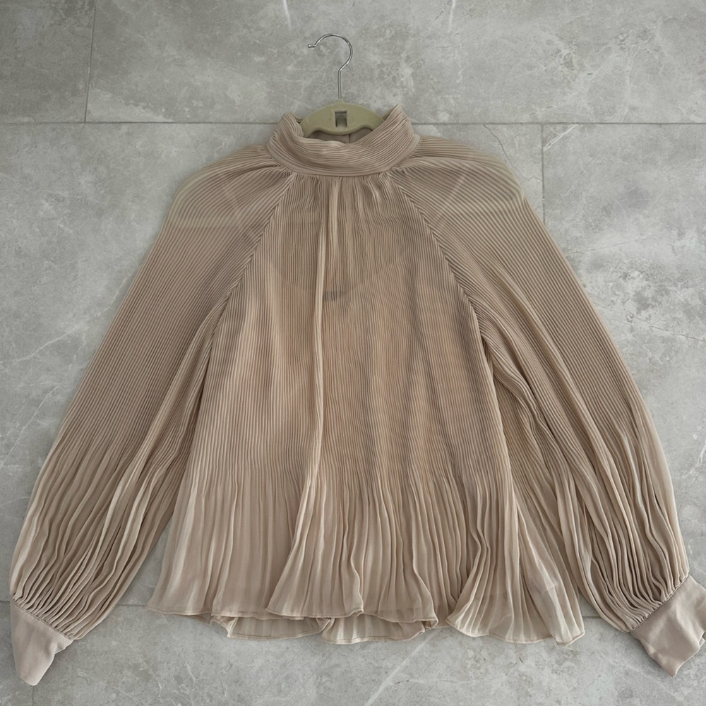 Banana Republic Cream Pleated Top